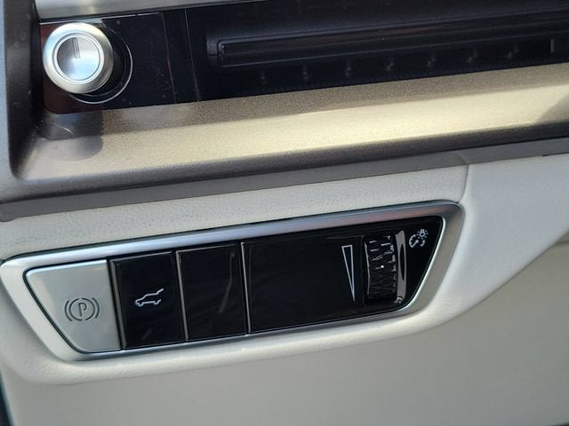 2027 Cadillac VISTIQ Luxury