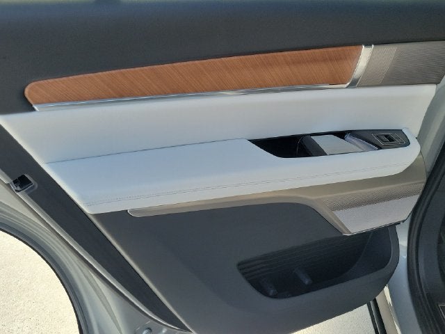 2027 Cadillac VISTIQ Sport - Photo 12