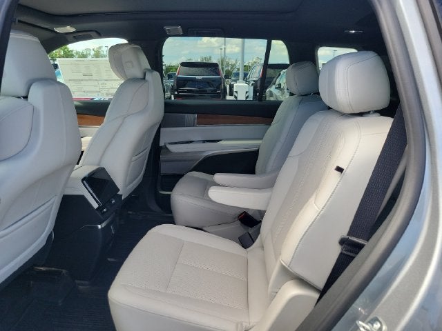 2027 Cadillac VISTIQ Sport - Photo 13