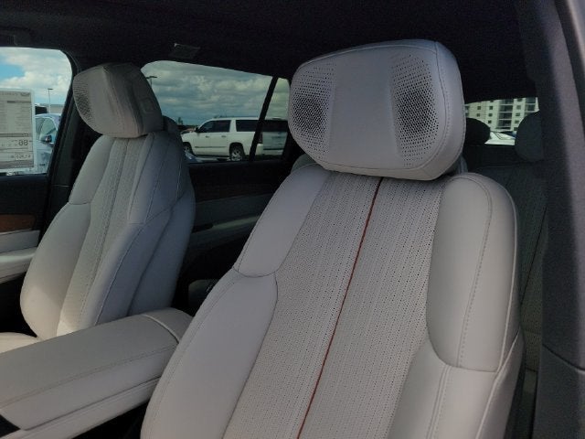 2027 Cadillac VISTIQ Sport - Photo 18