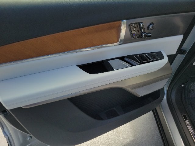 2027 Cadillac VISTIQ Sport - Photo 19