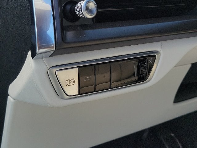 2027 Cadillac VISTIQ Sport - Photo 21
