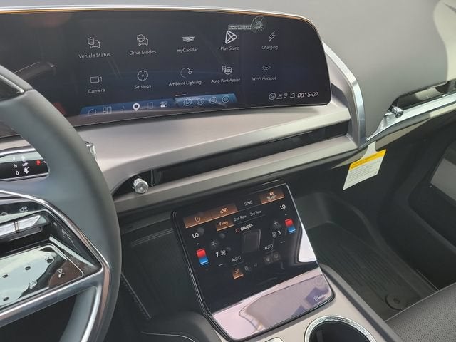2027 Cadillac VISTIQ Sport