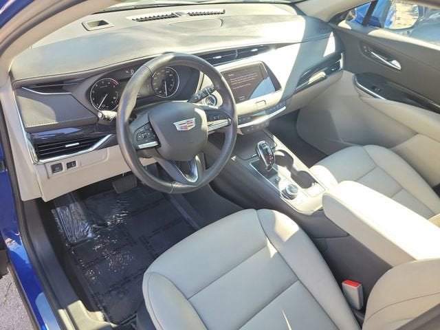 2023 Cadillac XT4 Premium Luxury