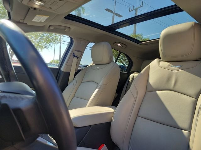 2023 Cadillac XT4 Premium Luxury