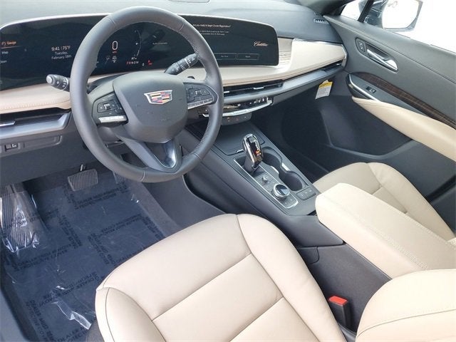 2025 Cadillac XT4 Premium Luxury