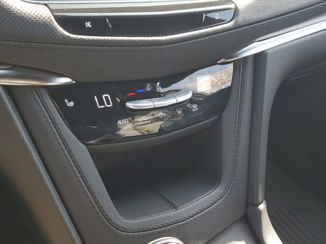 2025 Cadillac XT5 Luxury