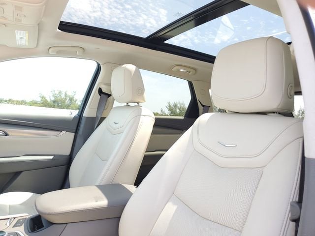 2022 Cadillac XT5 Premium Luxury