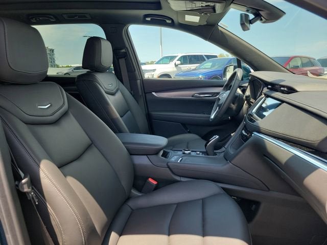 2025 Cadillac XT6 Luxury