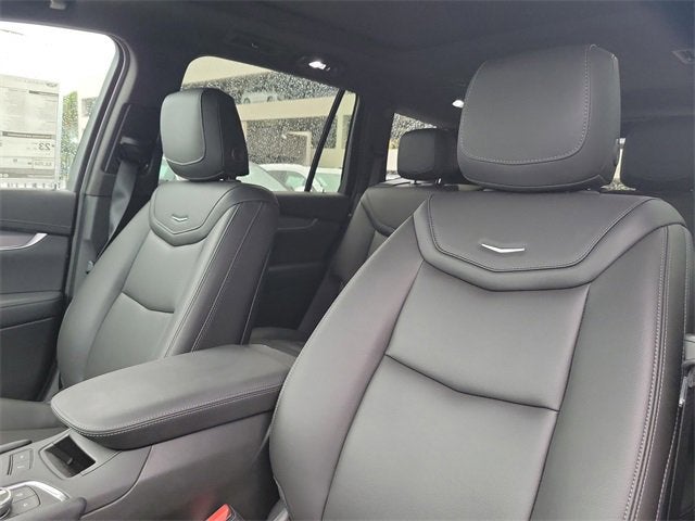 2025 Cadillac XT6 Luxury