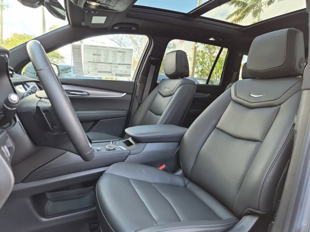 2025 Cadillac XT6 Luxury