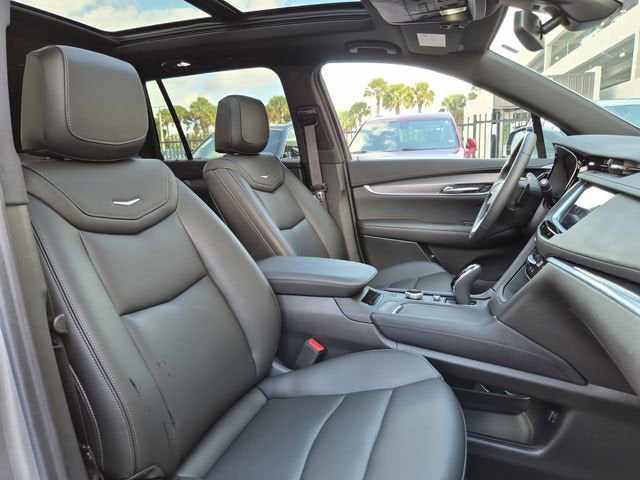 2025 Cadillac XT6 Luxury