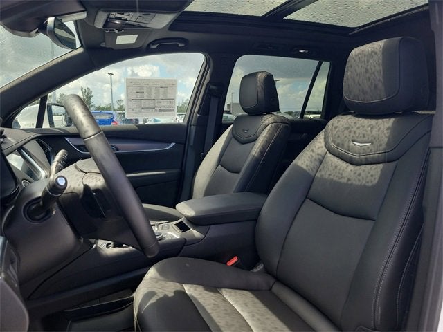 2025 Cadillac XT6 Luxury