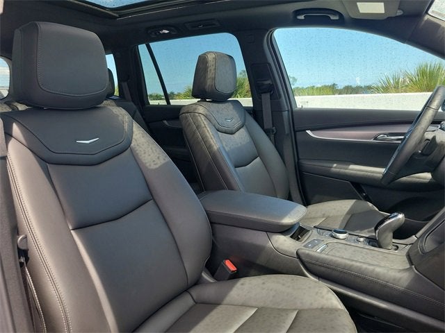 2025 Cadillac XT6 Luxury