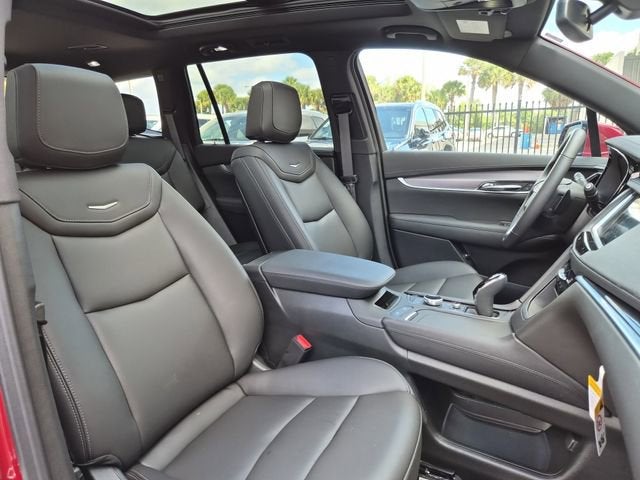 2025 Cadillac XT6 Luxury