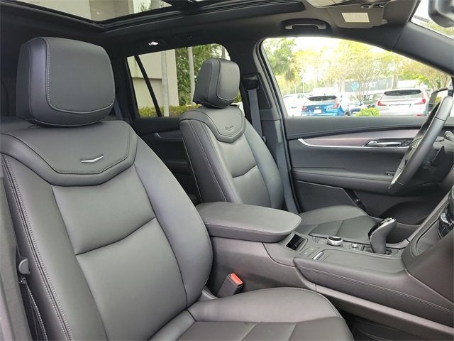 2025 Cadillac XT6 Luxury