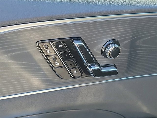 2025 Cadillac LYRIQ Luxury 1