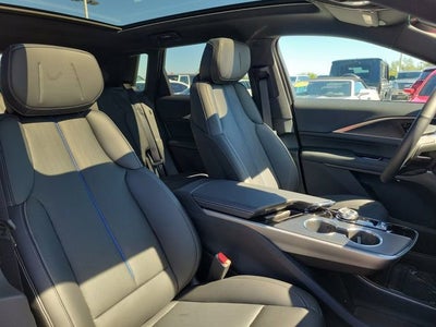 2025 Cadillac LYRIQ Luxury 1