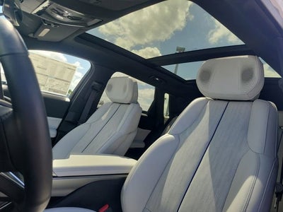 2025 Cadillac LYRIQ Luxury 2