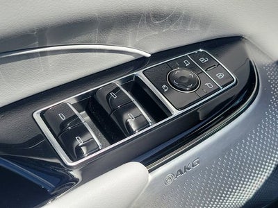 2025 Cadillac LYRIQ Luxury 2