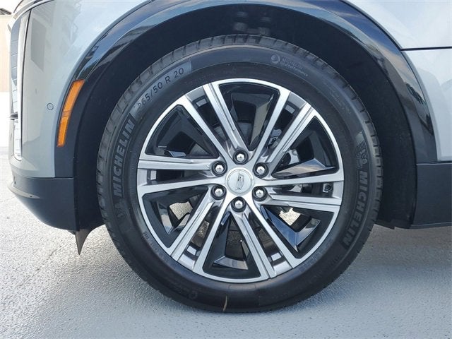 2025 Cadillac LYRIQ Luxury 2