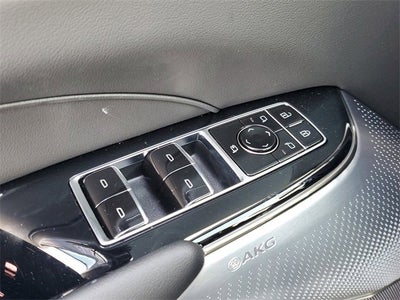 2025 Cadillac LYRIQ Luxury 2