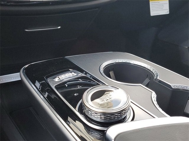 2025 Cadillac LYRIQ Luxury 2