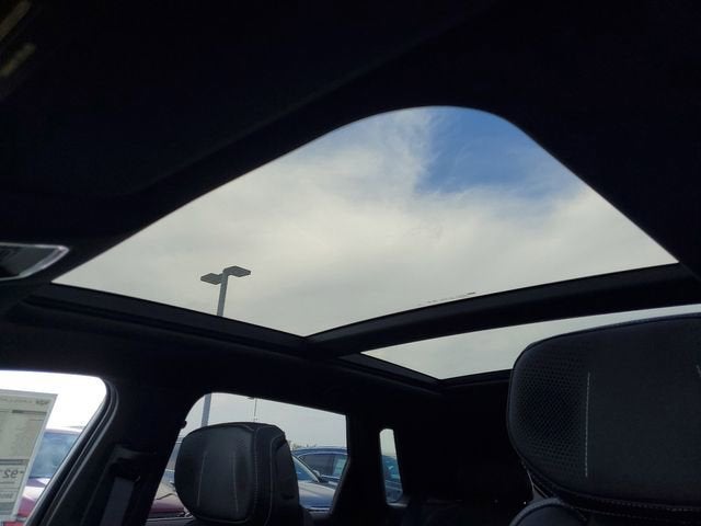 2025 Cadillac LYRIQ Luxury 2