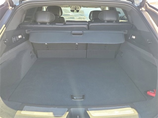 2025 Cadillac LYRIQ Luxury 3