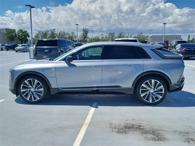 2025 Cadillac LYRIQ Luxury 3