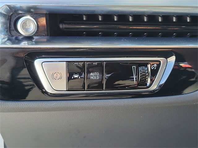 2025 Cadillac LYRIQ Luxury 3