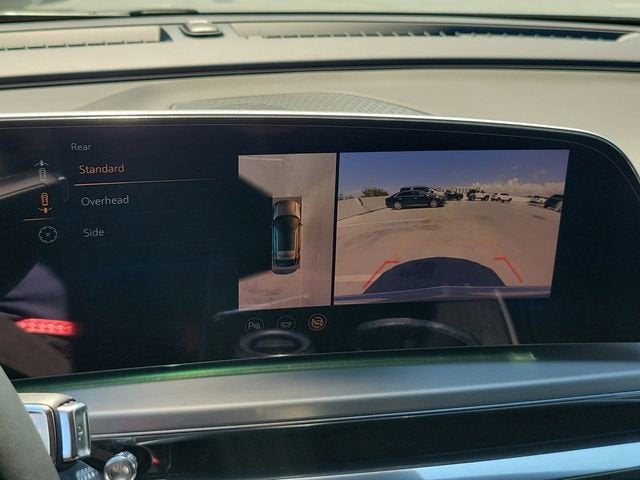 2025 Cadillac LYRIQ Luxury 3