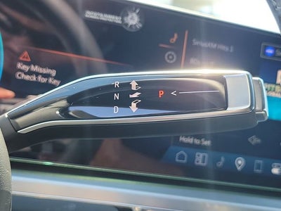 2025 Cadillac LYRIQ Luxury 3