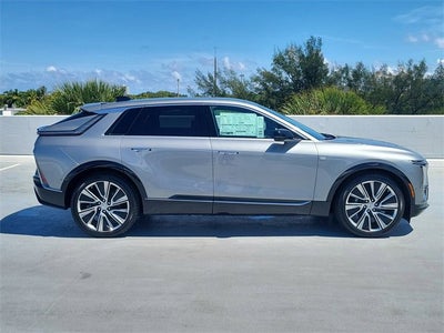 2025 Cadillac LYRIQ Luxury 3