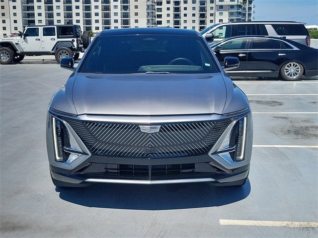 2025 Cadillac LYRIQ Luxury 3
