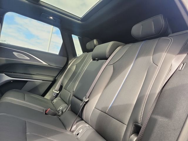 2025 Cadillac LYRIQ Sport 3
