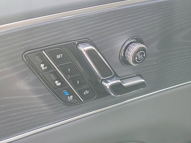 2025 Cadillac LYRIQ Sport 3