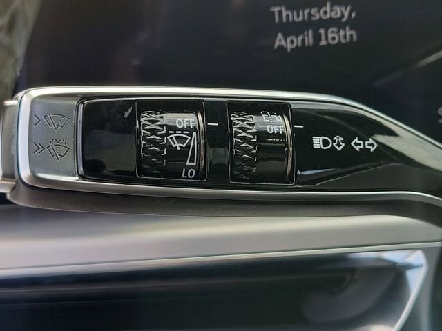 2025 Cadillac LYRIQ Sport 3