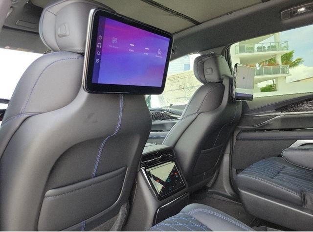 2026 Cadillac ESCALADE IQL Sport