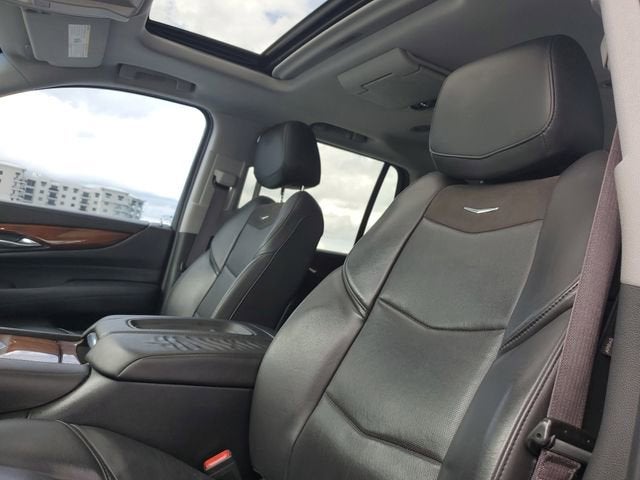 2017 Cadillac Escalade Luxury