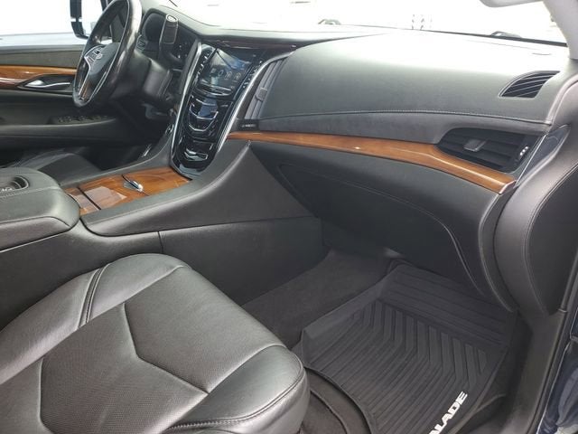 2017 Cadillac Escalade Luxury