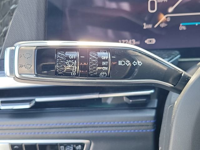 2025 Cadillac ESCALADE IQ Luxury 1