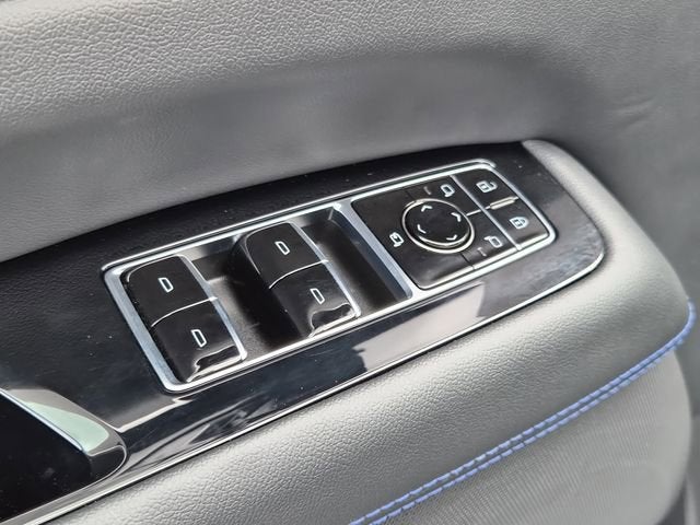 2025 Cadillac ESCALADE IQ Luxury 1