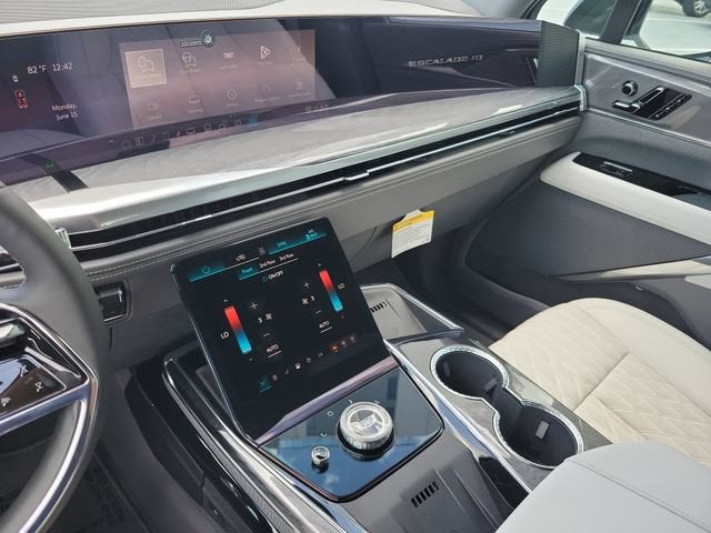 2026 Cadillac ESCALADE IQ Sport