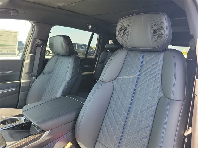 2025 Cadillac ESCALADE IQ Sport 1