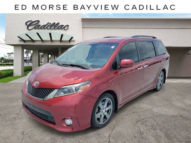 2017 Toyota Sienna SE V6 8-Passenger's photo