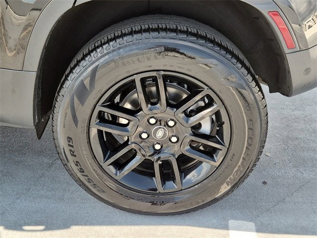 2025 Land Rover Defender S