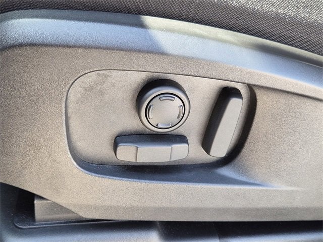 2025 Land Rover Defender S