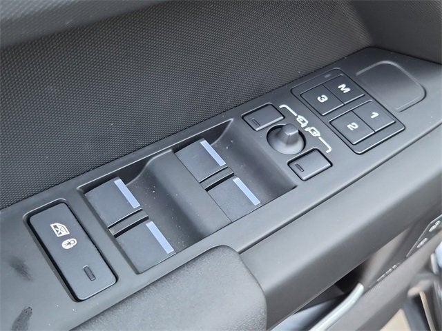 2025 Land Rover Defender S