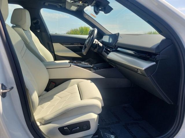 2024 BMW 5 Series 530i